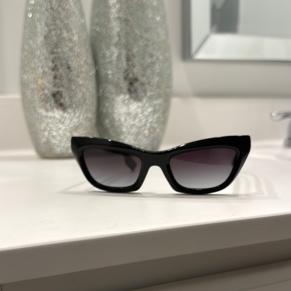 Burberry Black Sunglasses Timeless Acetate Design